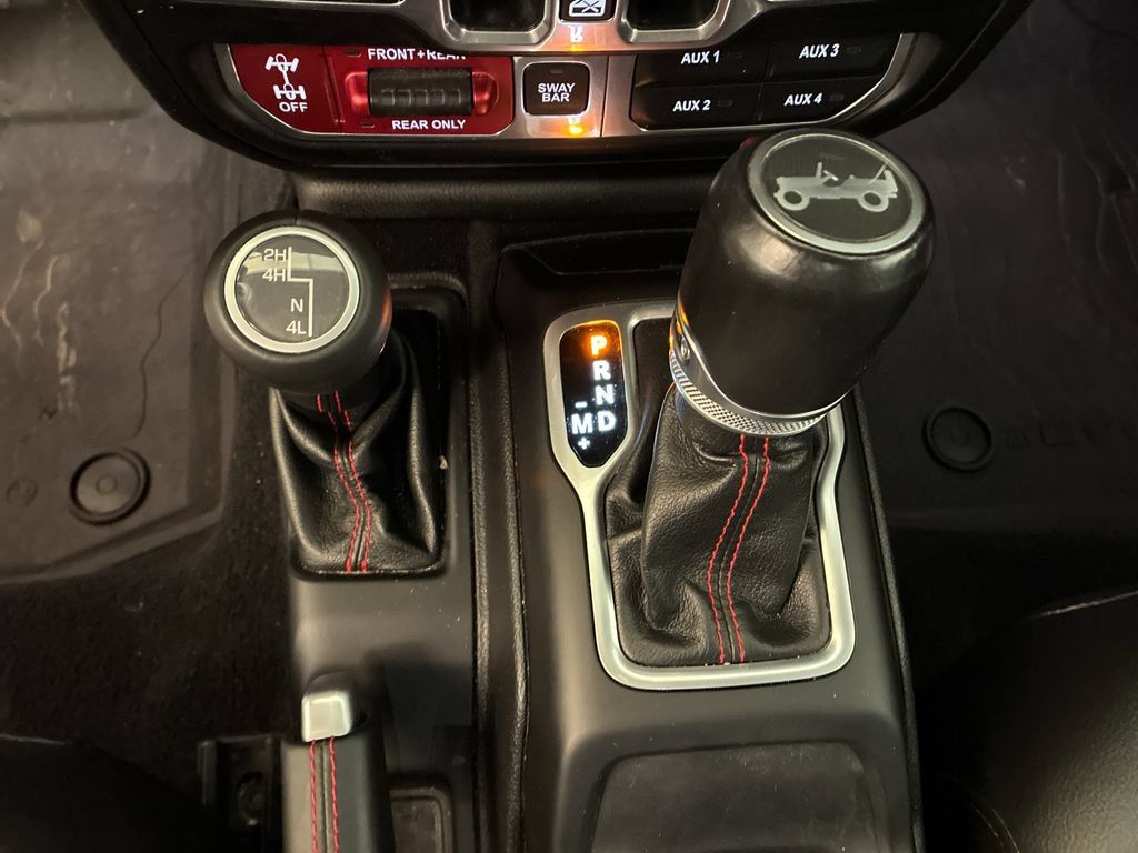 Used 2018 Jeep Wrangler Unlimited Rubicon w/ LED Lighting Group AWD/4WD image 15