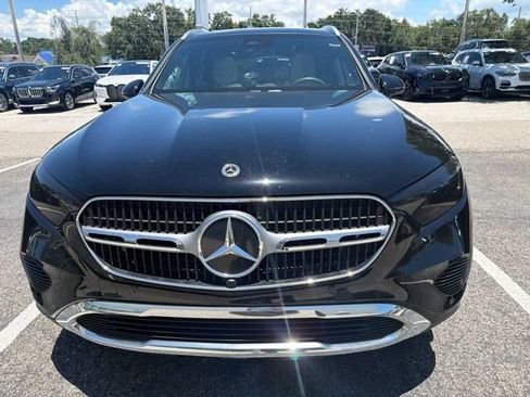 Used 2024 Mercedes-Benz GLC 300 4MATIC image 1