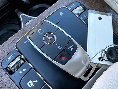 Used 2021 Mercedes-Benz GLE 350 image 15