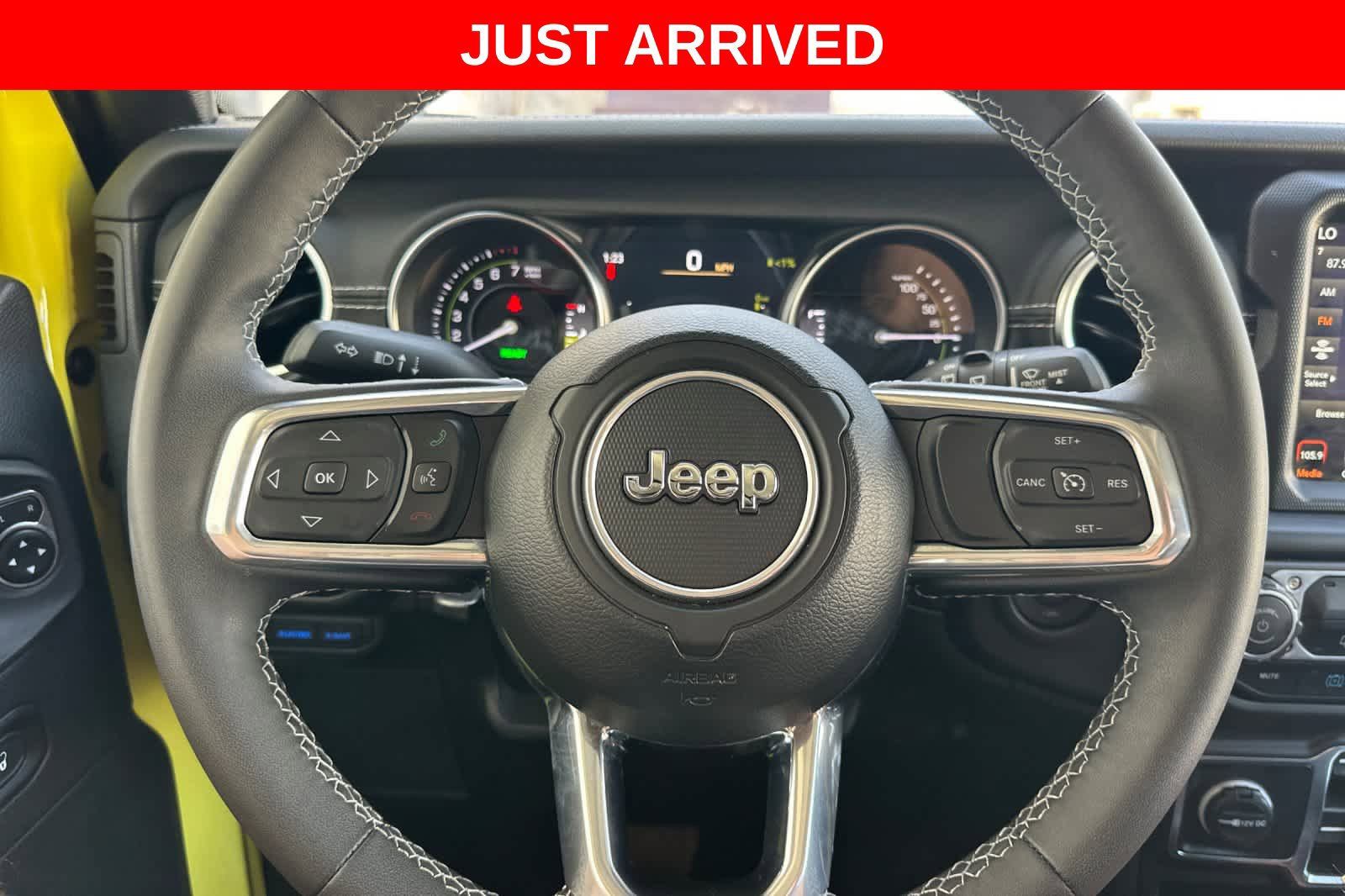 Used 2023 Jeep Wrangler Unlimited Sahara AWD/4WD image 25