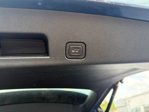 Used 2025 Chevrolet Traverse LT w/ Driver Confidence Package FWD image 15