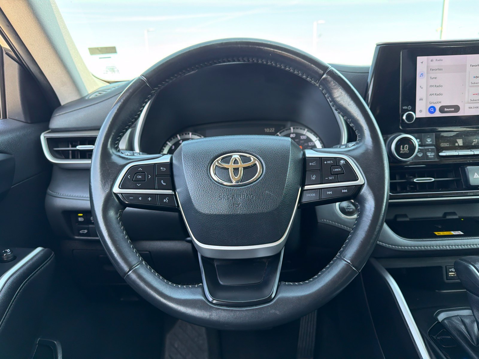 Used 2024 Toyota Highlander XLE FWD image 21