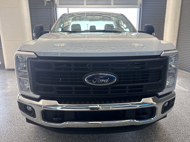 Certified 2025 Ford F350 XL w/ XL Chrome Package RWD image 2