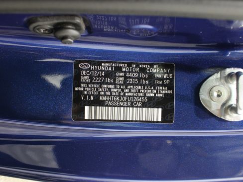 Used 2015 Hyundai Genesis 3.8 image 36