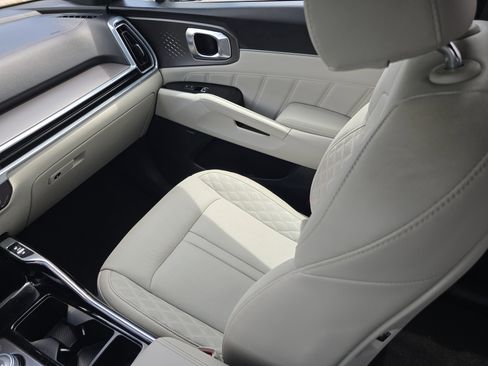 Certified 2025 Kia Sorento SX Prestige image 15