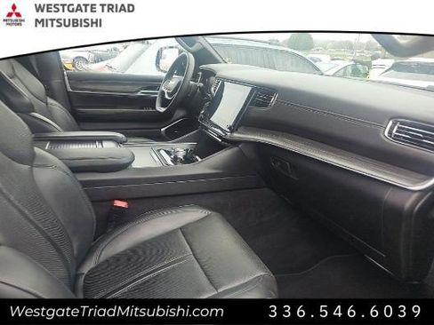 Used 2023 Jeep Wagoneer L Series II image 10