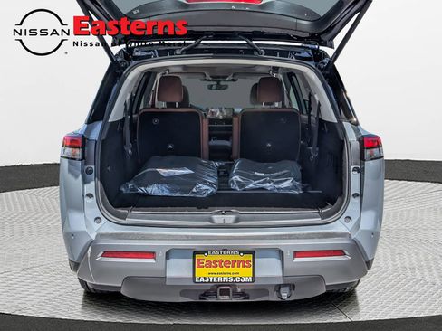 New 2026 Nissan Pathfinder Platinum AWD/4WD image 10
