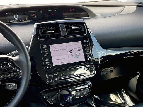 Used 2022 Toyota Prius AWD image 7