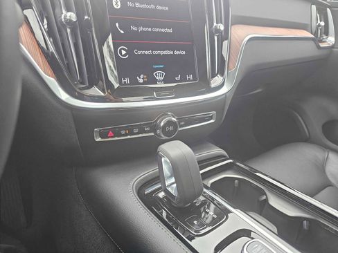 Certified 2022 Volvo S60 T8 R-Design Expression w/ Premium Package AWD/4WD image 26