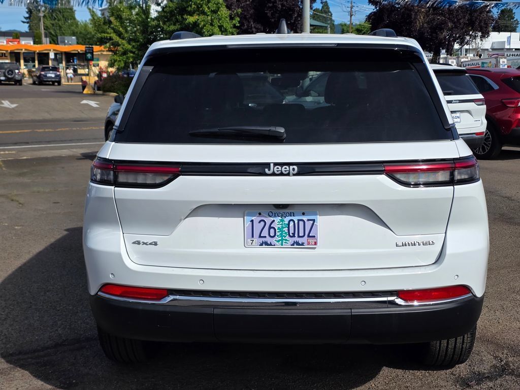 Used 2024 Jeep Grand Cherokee Limited AWD/4WD image 7