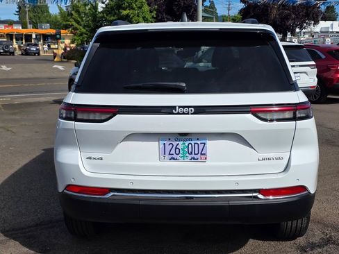 Used 2024 Jeep Grand Cherokee Limited AWD/4WD image 7