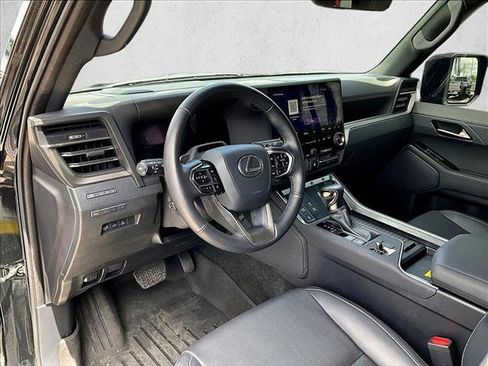 Used 2025 Lexus GX 550 w/ Cold Area Package AWD/4WD image 14