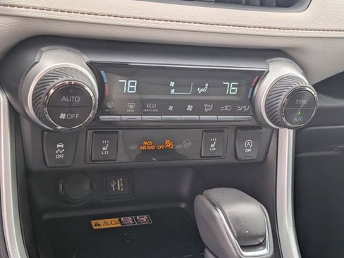 Used 2023 Toyota RAV4 XLE Premium image 17