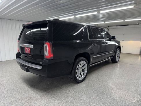 Used 2019 GMC Yukon XL Denali w/ Denali Ultimate Package AWD/4WD image 8