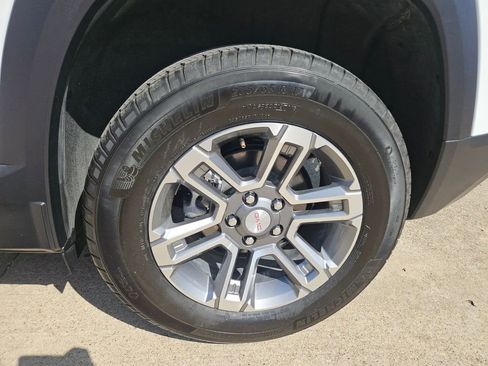 Used 2025 GMC Terrain Elevation image 25