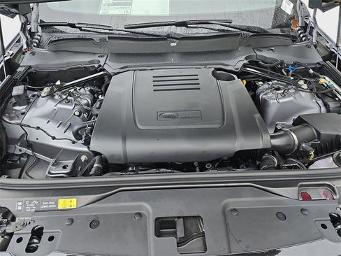 New 2026 Land Rover Discovery Dynamic SE image 33