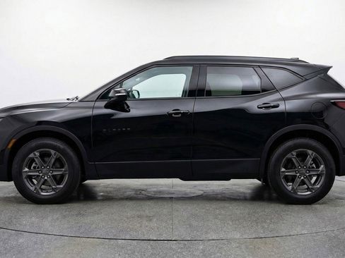Used 2025 Chevrolet Blazer LT FWD image 5