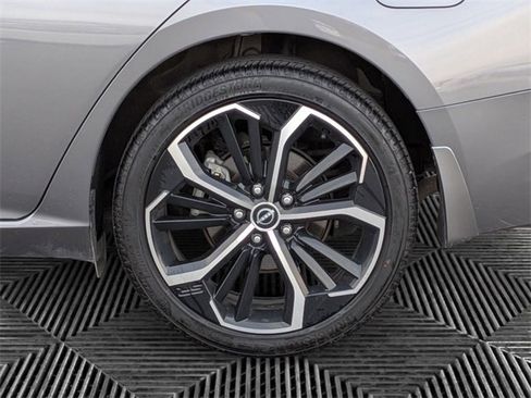 Certified 2024 Nissan Altima 2.5 SR image 9