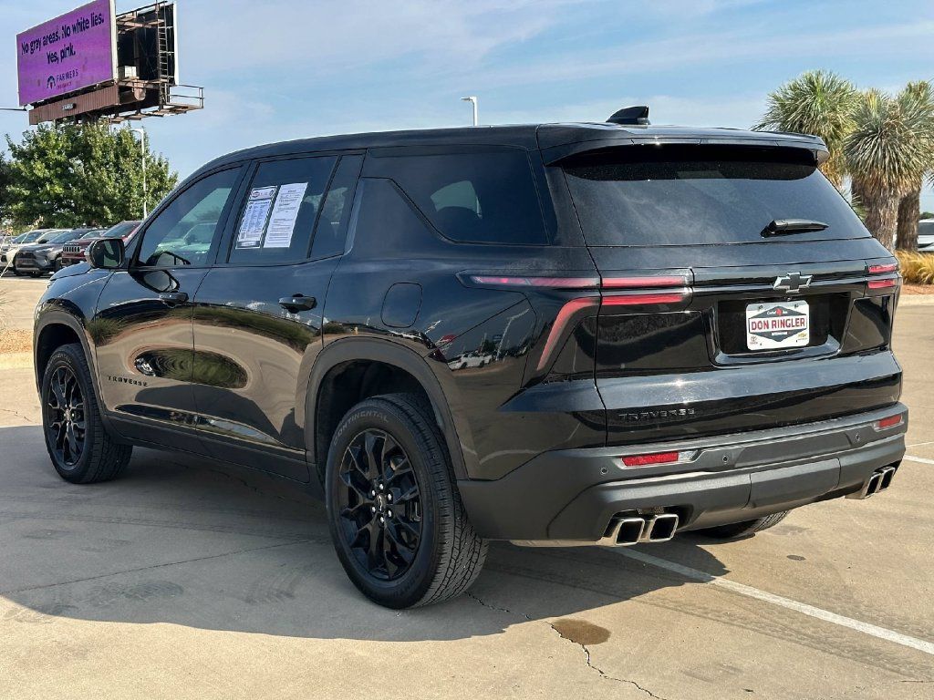 Used 2024 Chevrolet Traverse LS w/ Midnight/Sport Edition FWD image 5