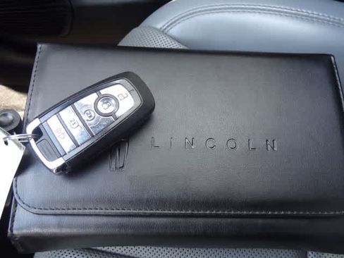 Used 2022 Lincoln Corsair AWD w/ Premium Package image 41