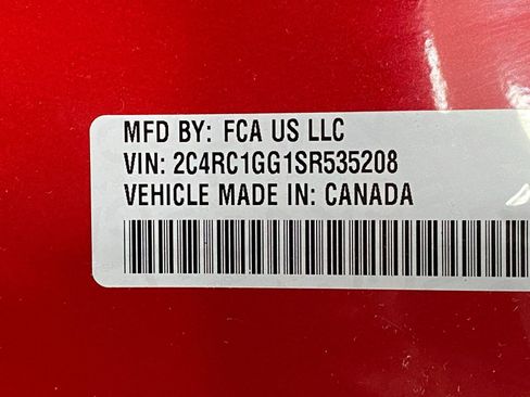 Used 2025 Chrysler Pacifica Limited FWD image 33