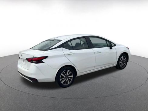 Used 2025 Nissan Versa SV image 15