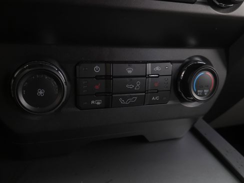 Used 2019 Ford F150 XLT w/ Equipment Group 302A Luxury image 18