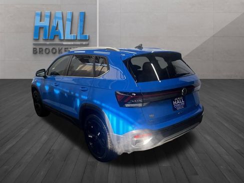 New 2025 Volkswagen Taos SEL image 3