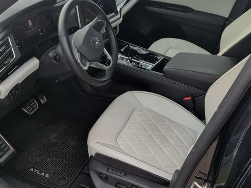 Used 2025 Volkswagen Atlas Cross Sport SEL Premium R-Line AWD/4WD image 2