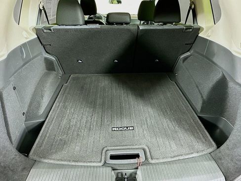 Certified 2023 Nissan Rogue SV image 33