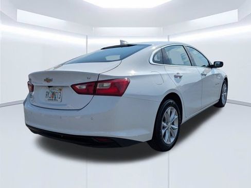 Used 2025 Chevrolet Malibu LT FWD image 4