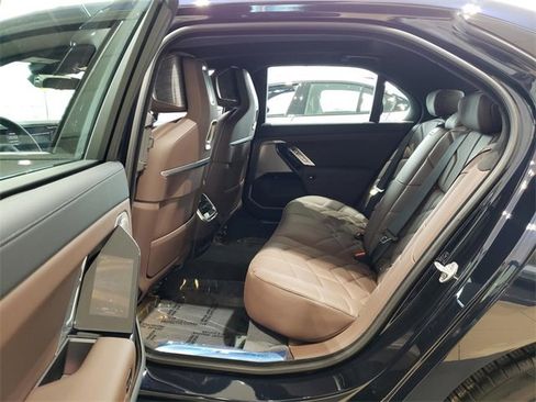 New 2026 BMW 760i xDrive image 9