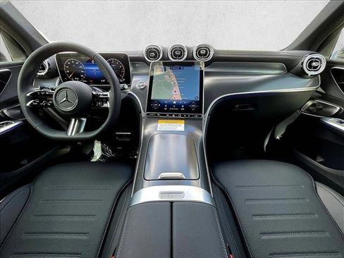 Used 2026 Mercedes-Benz GLC 300 image 5