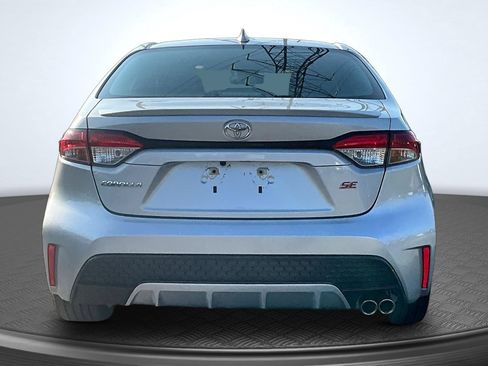 Used 2021 Toyota Corolla SE w/ SE Premium Package FWD image 4
