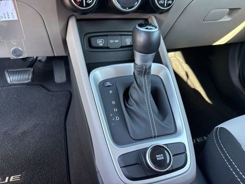 Certified 2023 Hyundai Venue SEL image 10