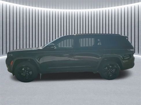 New 2025 Jeep Grand Cherokee L Altitude image 19