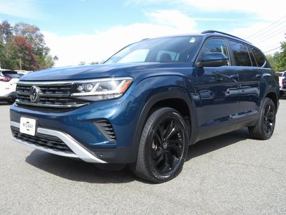 Used 2022 Volkswagen Atlas SE w/ Black Wheel Package
