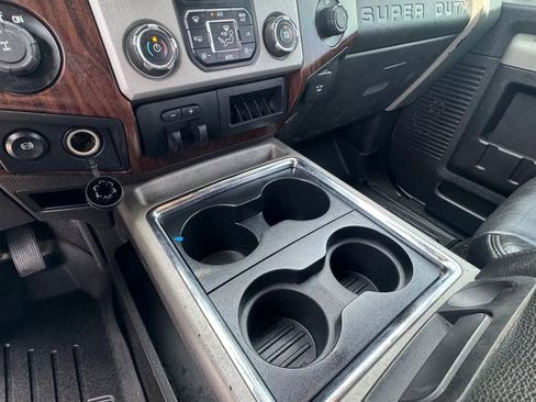 Used 2015 Ford F250 Lariat image 28