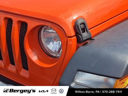 Used 2019 Jeep Wrangler Sport AWD/4WD image 11