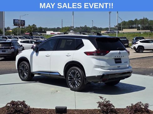 Used 2025 Nissan Rogue Platinum FWD image 4