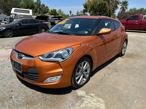 Used 2017 Hyundai Veloster FWD image 7