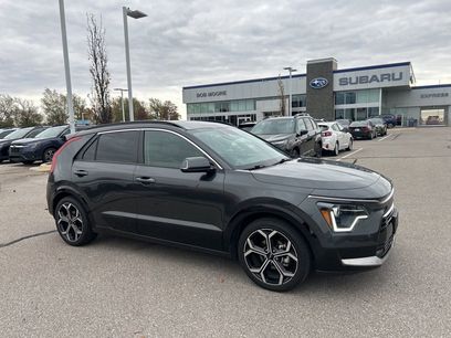 Used 2023 Kia Niro EX Touring