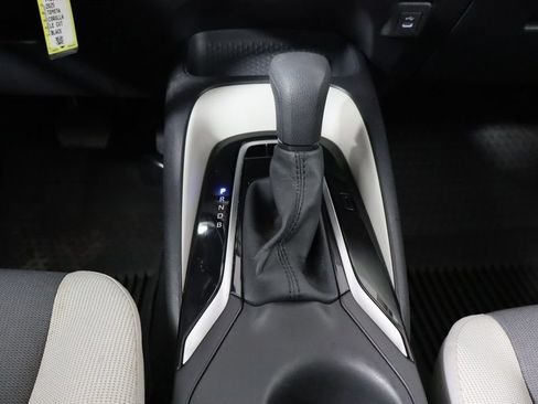 Used 2025 Toyota Corolla LE FWD image 25