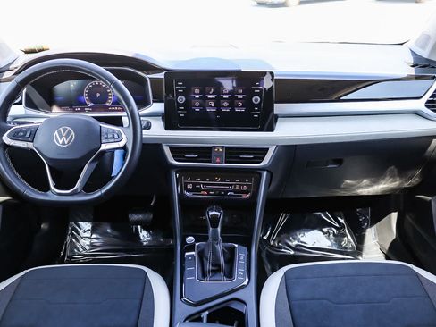 New 2025 Volkswagen Taos SE FWD image 12