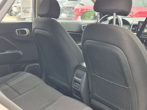 Used 2025 Hyundai Venue SEL FWD image 22