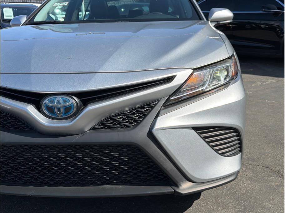 Used 2018 Toyota Camry SE w/ Audio Package FWD image 26