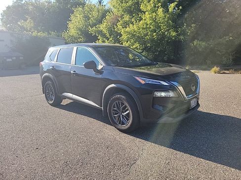 Used 2023 Nissan Rogue S AWD/4WD image 7