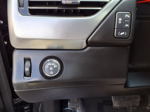 Used 2017 Chevrolet Suburban Premier RWD image 14