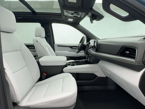 New 2026 Chevrolet Suburban Premier w/ Sun And Tow Package image 31