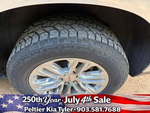 Used 2022 GMC Yukon SLT w/ SLT Premium Package AWD/4WD image 8